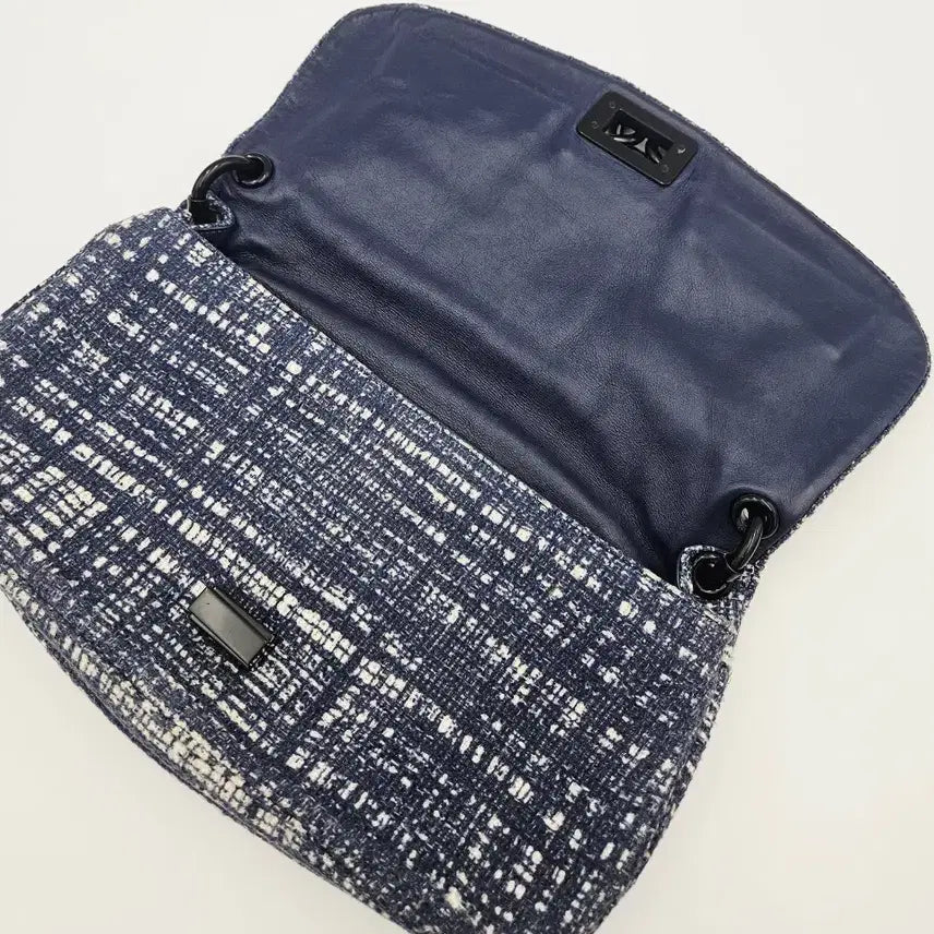 [BUNJANG] Prada Bicolor Tweed Chain Shoulder Bag Navy / 프라다 바이컬러 트위드 체인 숄더백 네이비