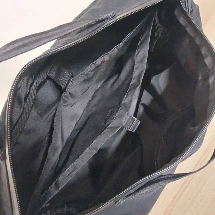 [BUNJANG] Mandarina Duck Fabric Shoulder Bag / 만다리나덕 가방
