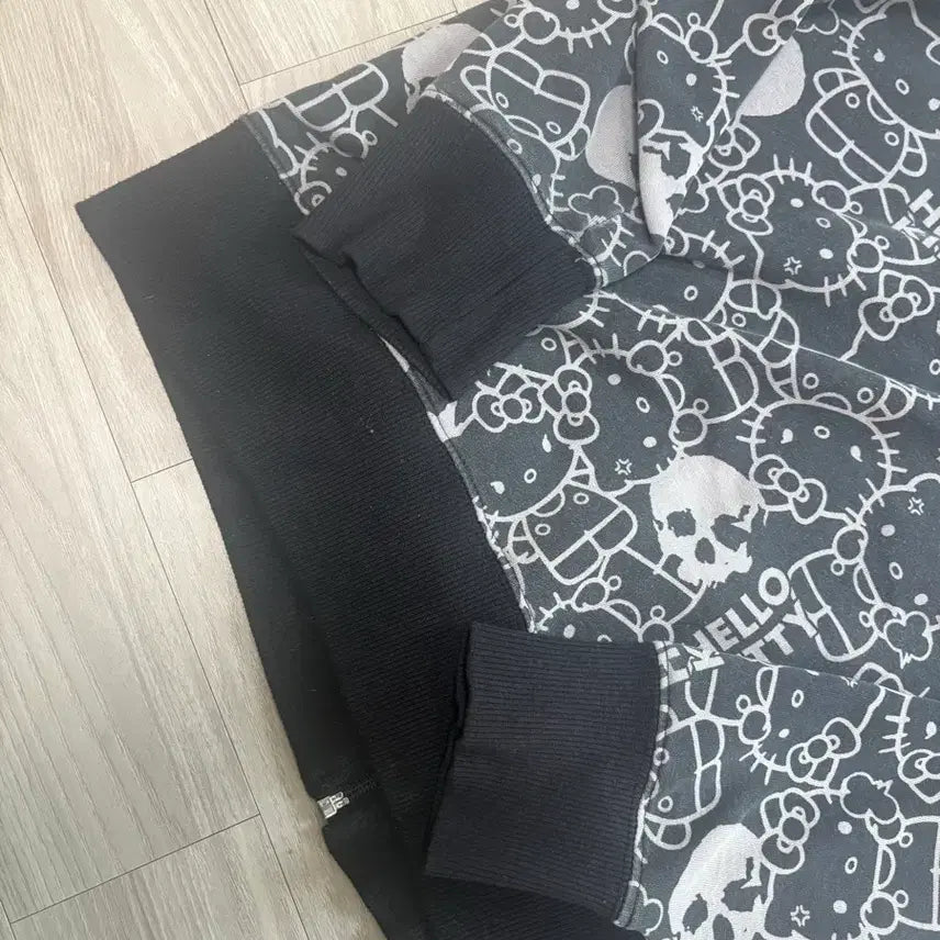[BUNJANG] Vintage Hello Kitty Skull Hoodie Zip-Up / 빈티지 헬로키티 해골 후드집업
