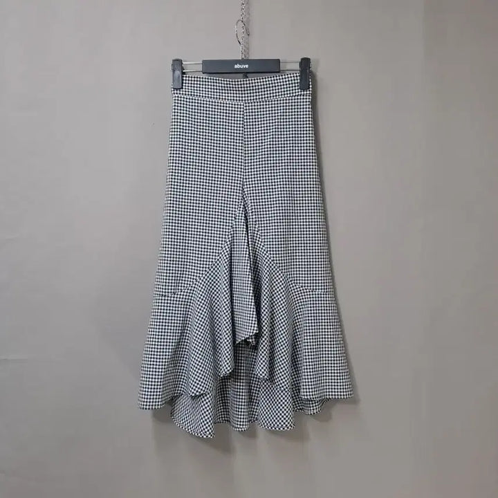 [BUNJANG] MAGJAY Checkered Ruffle Asymmetrical Skirt / MAGJAY 체크 뒷밴드 프릴 언발 스커트