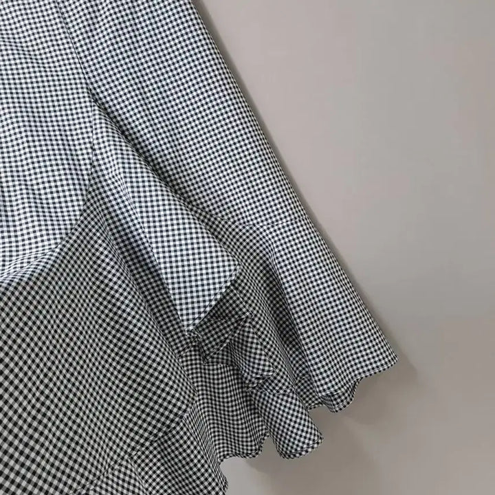 [BUNJANG] MAGJAY Checkered Ruffle Asymmetrical Skirt / MAGJAY 체크 뒷밴드 프릴 언발 스커트