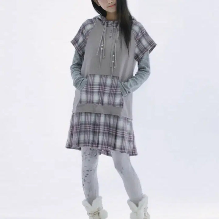 [SOLD OUT] 허그유어스킨 Check pleats hooded dress 민트그레이