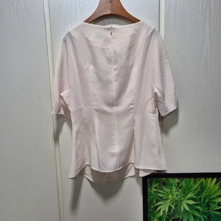 [BUNJANG] Day Ivory Pink Peplum Blouse / (타임세일)(새상품)Day  블라우스 페플럼 아이보리핑크 반팔