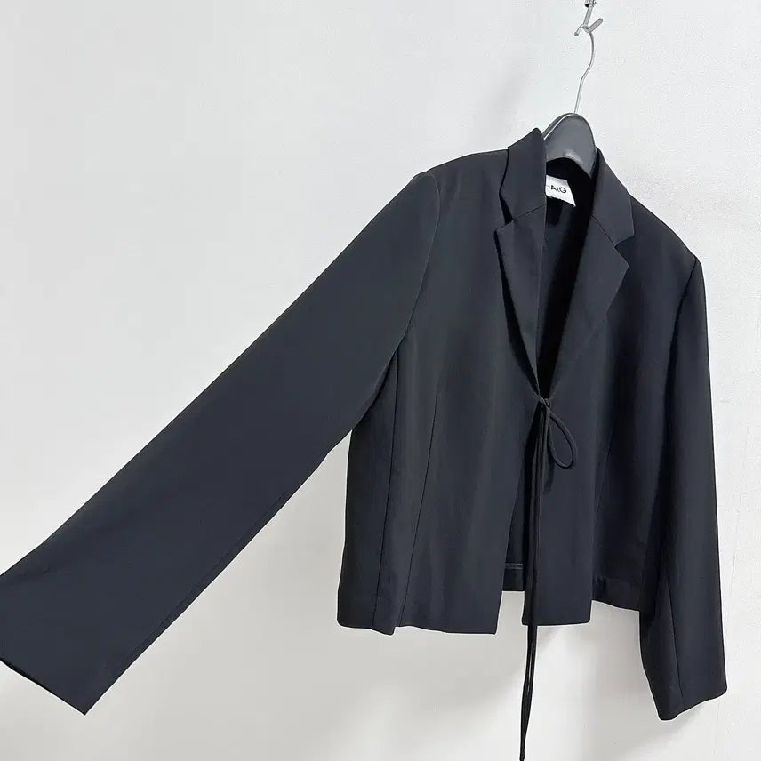 [SOLD OUT] 엣지 블랙 자켓