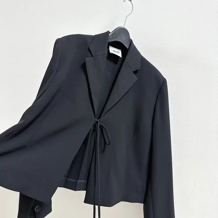 [SOLD OUT] 엣지 블랙 자켓