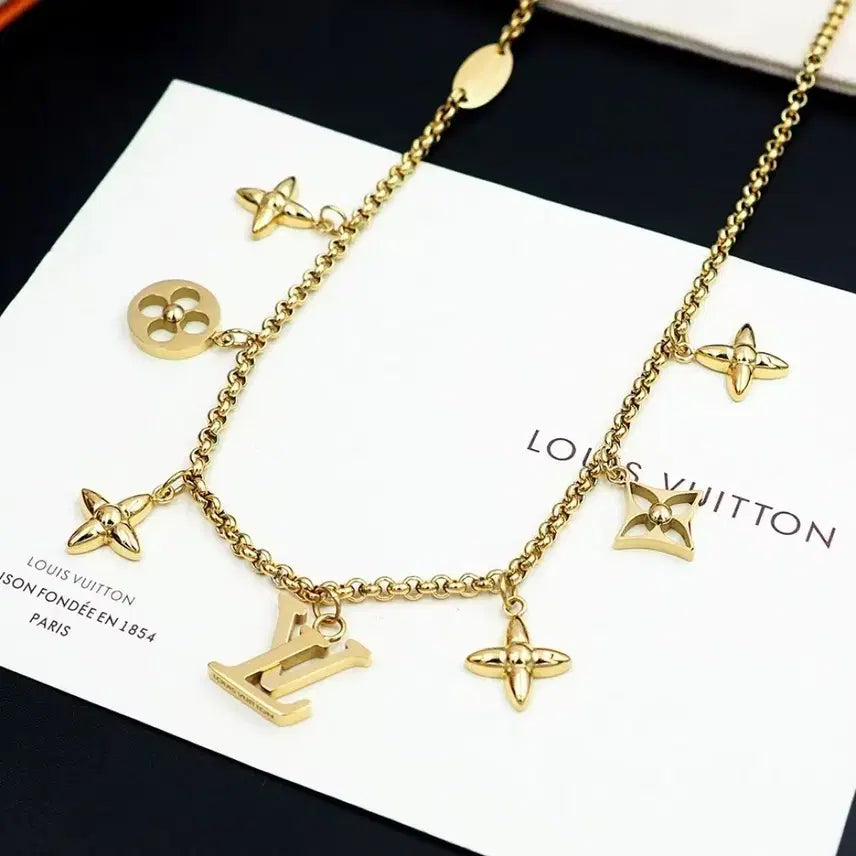 [SOLD OUT] 루이비통 플라워 참 목걸이 금장