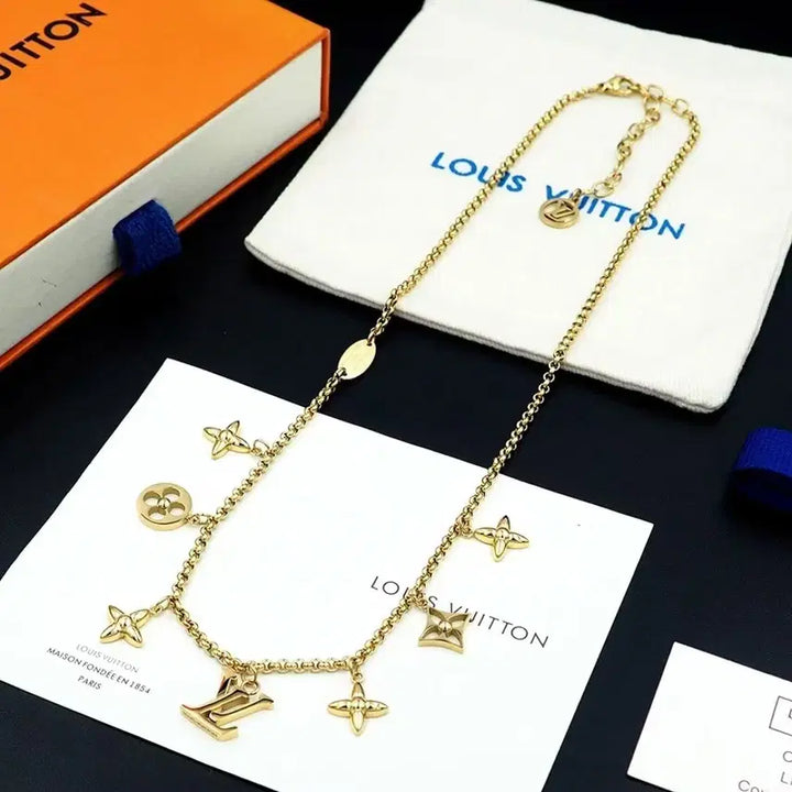 [SOLD OUT] 루이비통 플라워 참 목걸이 금장