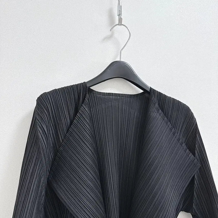 [SOLD OUT] janie 블랙 플리츠 가디건