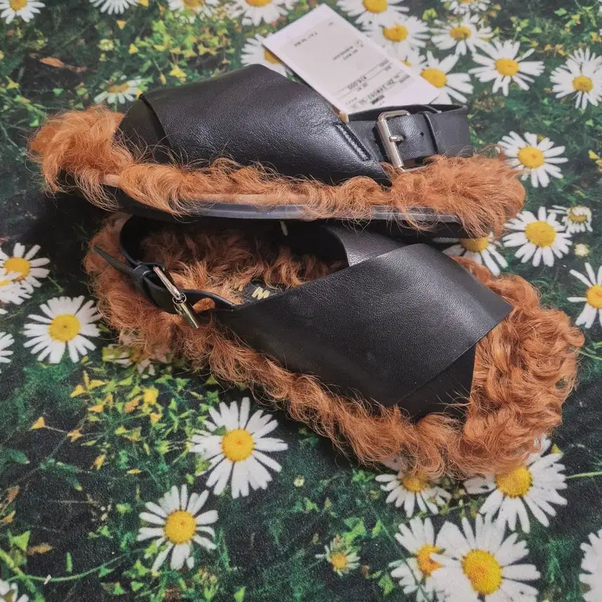 [BUNJANG] REMME Black Leather Fur Sandals / 일본 REMME 블랙 가죽 퍼 샌들 37 새상품