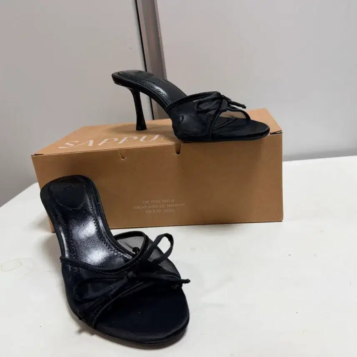 [SOLD OUT] [1번입고 보관만한 새제품무방] 정가34,500원 세컨플레이스 여리핏 가