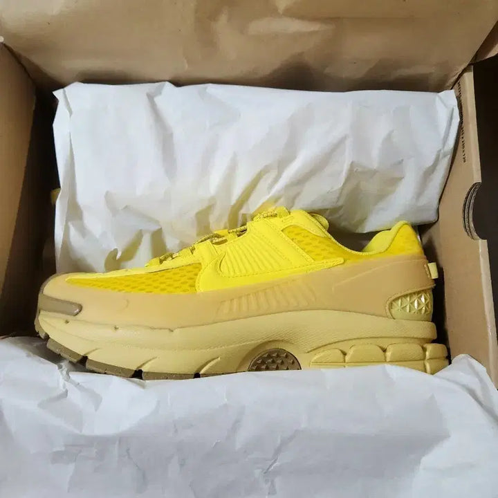 [BUNJANG] Nike Zoom Vomero 5 Yellow Sneakers / 나이키 줌 보메로 롬 옐로우 285사이즈