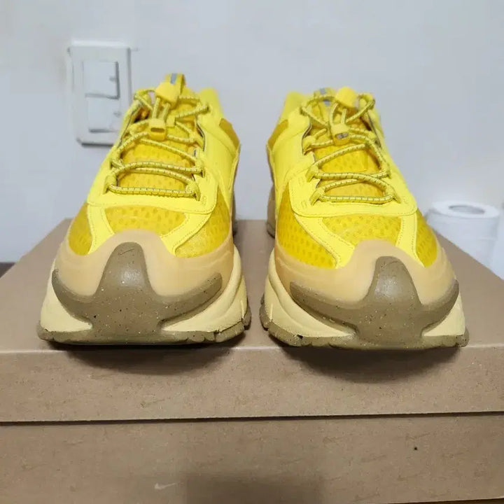 [BUNJANG] Nike Zoom Vomero 5 Yellow Sneakers / 나이키 줌 보메로 롬 옐로우 285사이즈