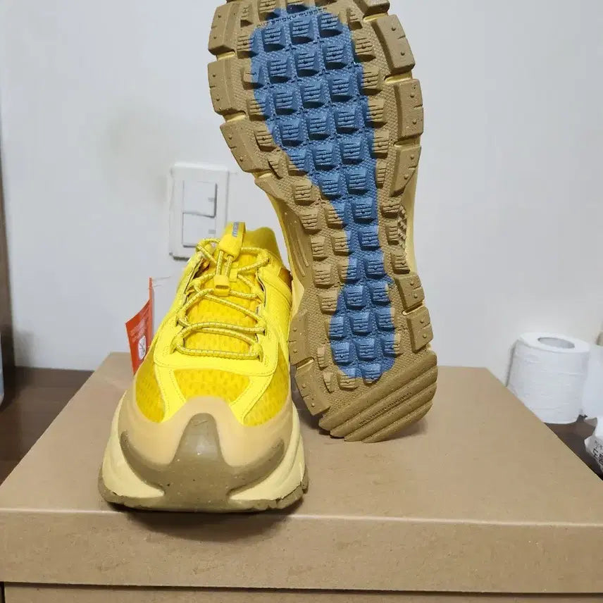 [BUNJANG] Nike Zoom Vomero 5 Yellow Sneakers / 나이키 줌 보메로 롬 옐로우 285사이즈