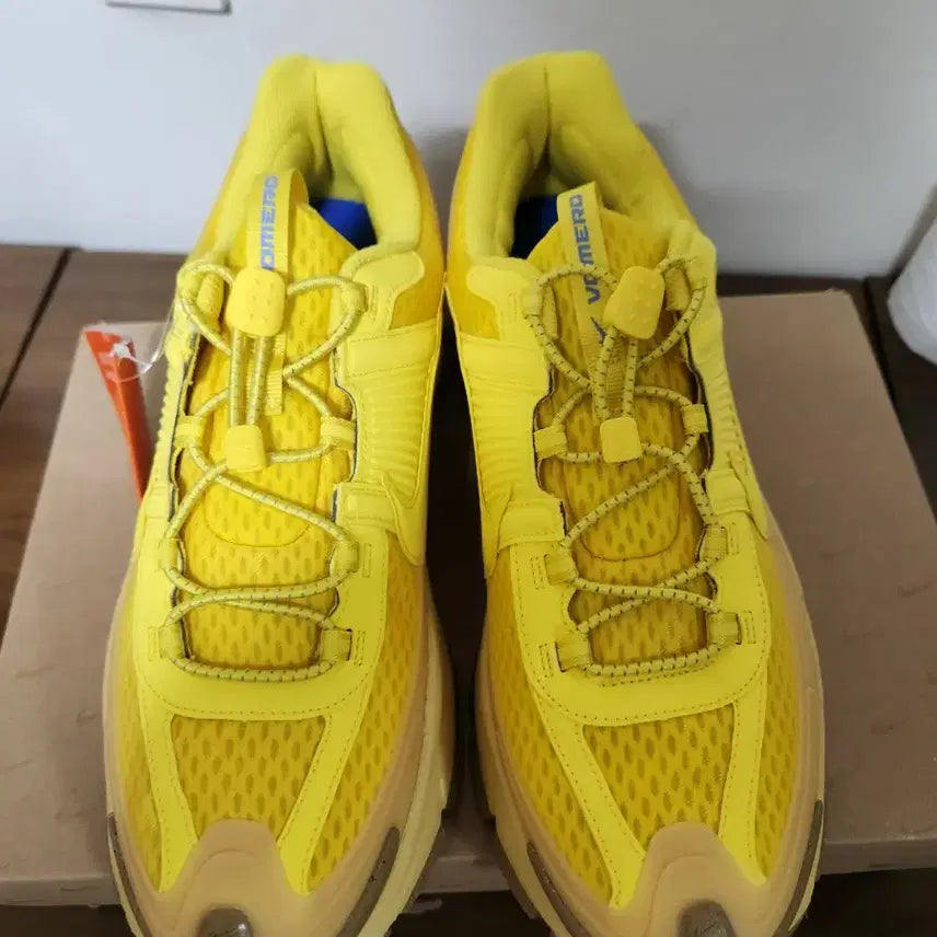 [BUNJANG] Nike Zoom Vomero 5 Yellow Sneakers / 나이키 줌 보메로 롬 옐로우 285사이즈