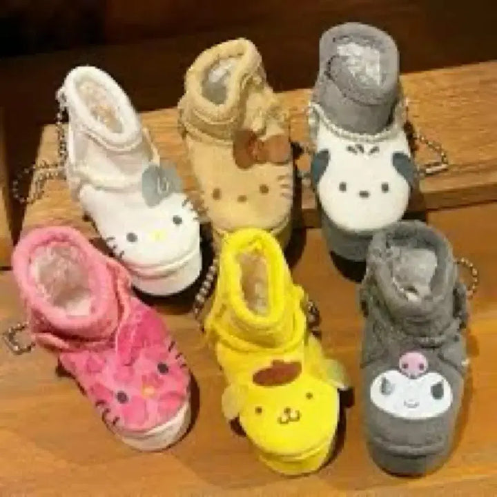 [BUNJANG] Sanrio Pompompurin Secret Mini UGG Boots Keyring / [미개봉] 산리오 시크릿 미니 어그부츠 키링 (폼폼푸린)