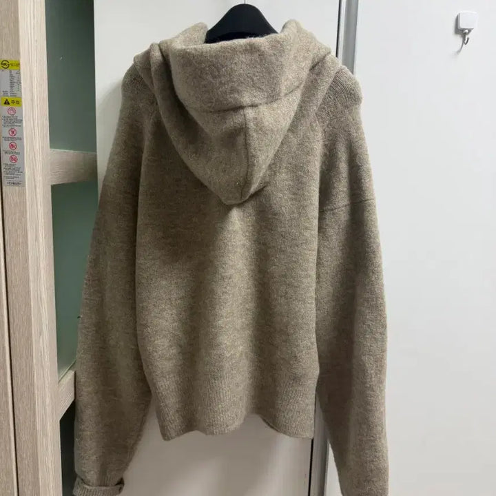 [SOLD OUT] [1번시착한 새제품무방]  정가 8만원대 자라 후드 타이 니트 자켓  다