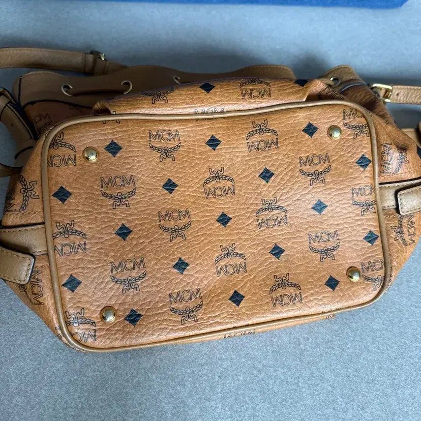 [SOLD OUT] MCM 엠씨엠 드로스트링 버킷백 가방