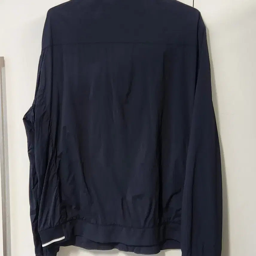 [BUNJANG] Lacoste Lightweight Windbreaker Jacket (105) / 라코스테 윈드브레이커 경량 바람막이 자켓 105