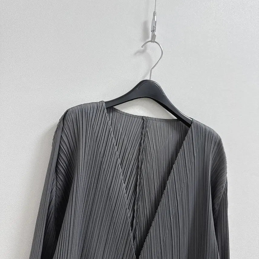 [SOLD OUT] 닥스 플리츠 가디건