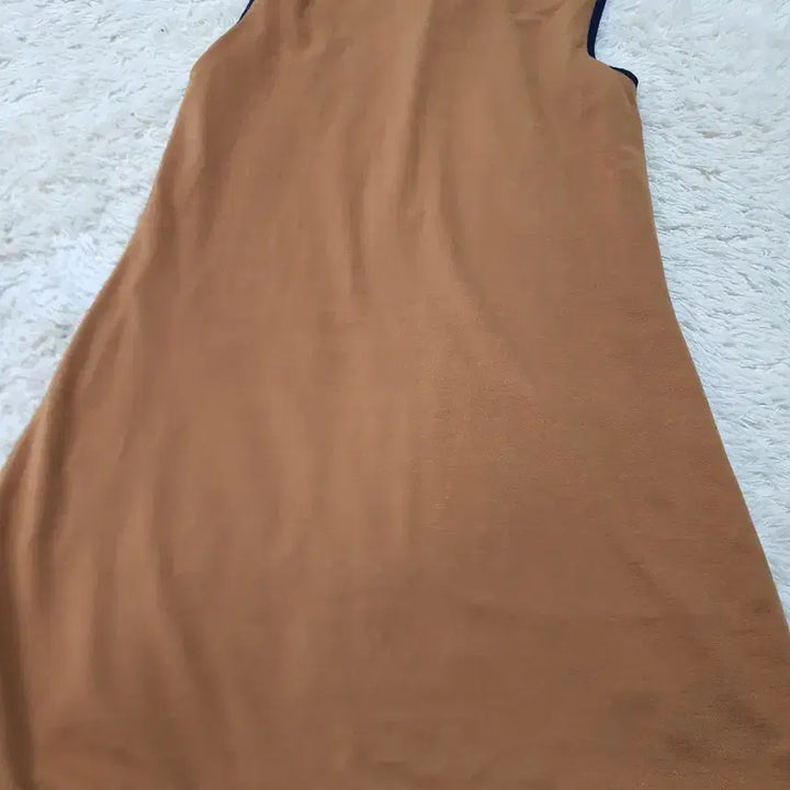 [BUNJANG] AIGLE Brown Sleeveless Collar Dress / AIGLE 브랜드의 브라운 색상 민소매 카라 원피스예요L사이즈사진에서