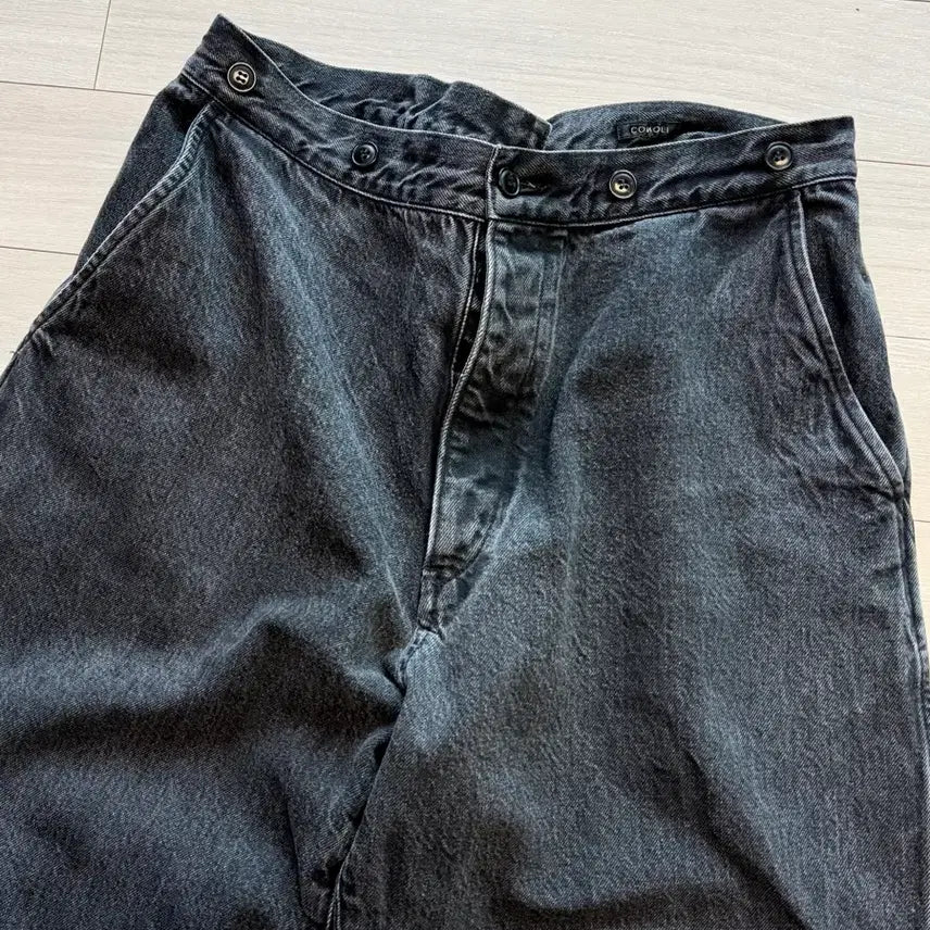 [SOLD OUT] 코모리 데님 오버 팬츠 - 흑청 블랙 1사이즈