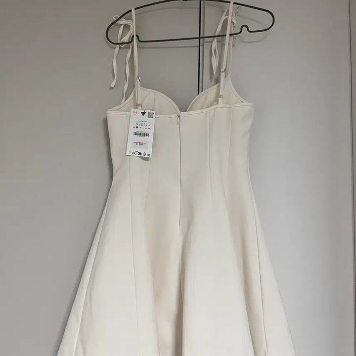 [SOLD OUT] ZARA 뷔스티에 원피스(택 달려있음)