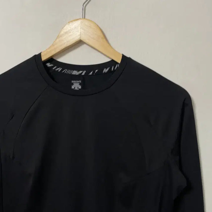 [SOLD OUT] 55 데상트 기능성 스판 긴팔티 정품