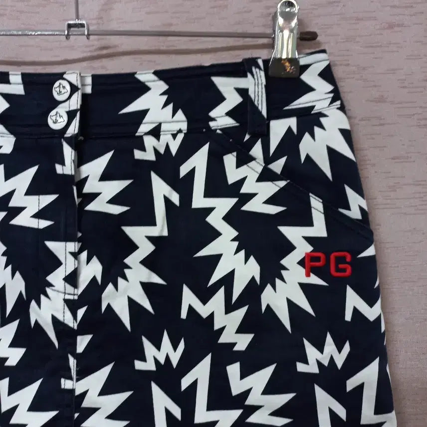 [SOLD OUT] B4-17/파리게이츠 속바지 네이비  패턴 스커트 여성