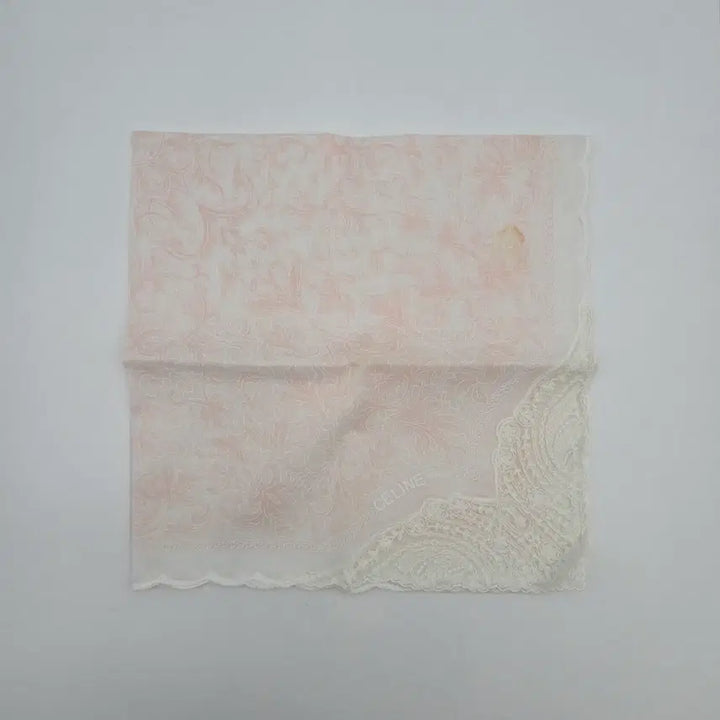 [BUNJANG] CELINE Handkerchief Scarf / CELINE 셀린느 손수건 스카프 [FB11735-1228-09]
