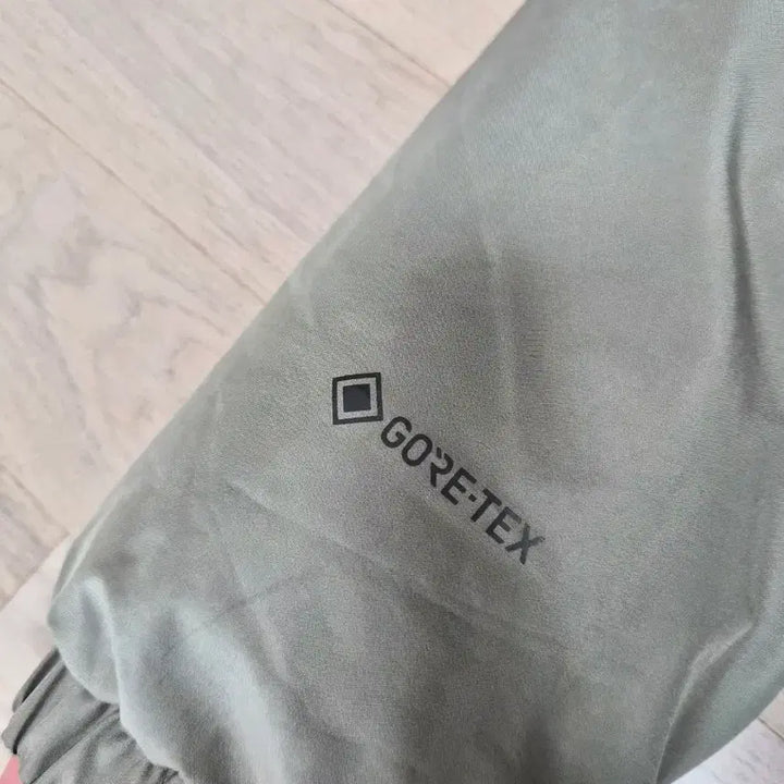 [BUNJANG] Blackyak Gore-Tex Edge Padding Jacket / 블랙야크 고어텍스 엣지패딩