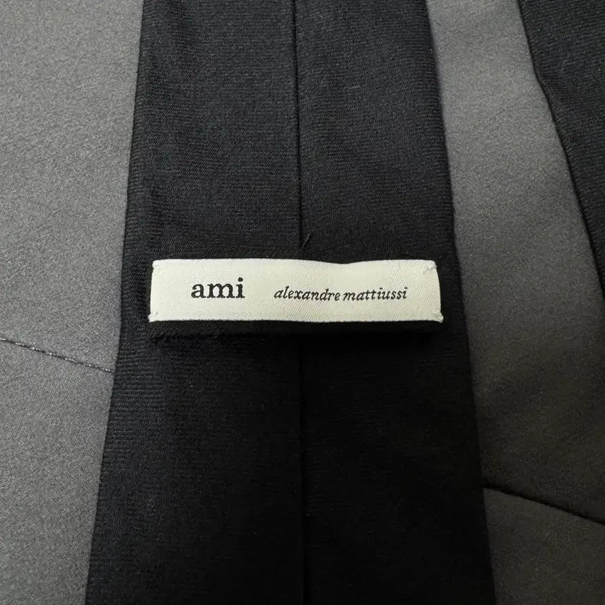 [SOLD OUT] 아미 드 꾀흐 다크그레이 ADC 넥타이 새상품