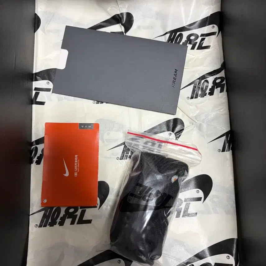 [SOLD OUT] 피스마이너스원 에어포스1