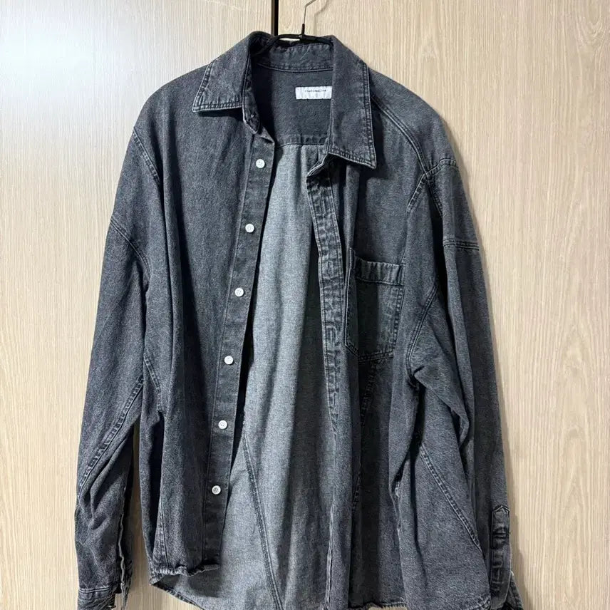 [BUNJANG] Custommellow Washed Denim Shirt Jacket / 커스텀멜로우 블랙 데님 워싱 셔츠 재킷