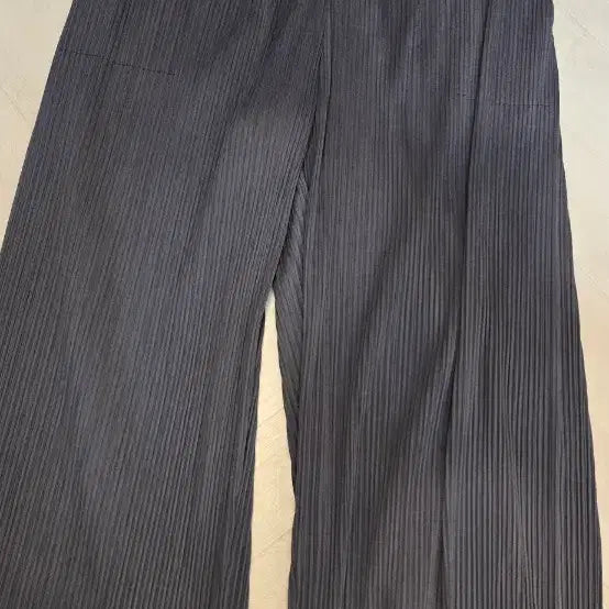[BUNJANG] Evercube Fleece Free Size Slacks Pants / 에버큐브 슬랙스 팬츠 플리치 프리사이즈 정품