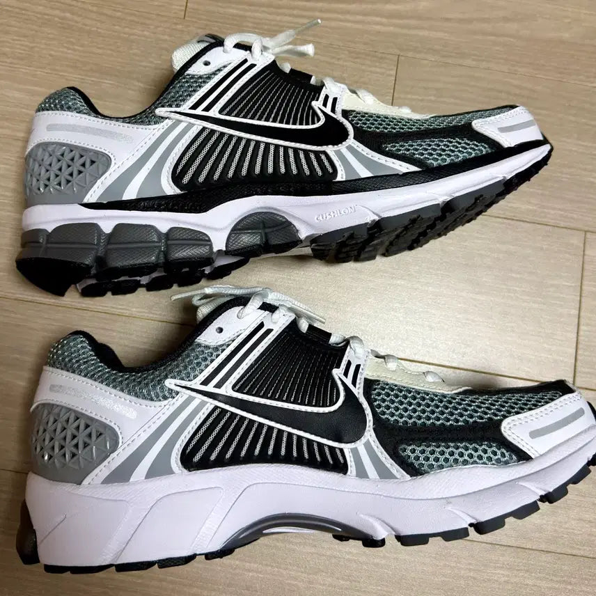 [SOLD OUT] 나이키 줌 보메로5 270 (빈지노모델)