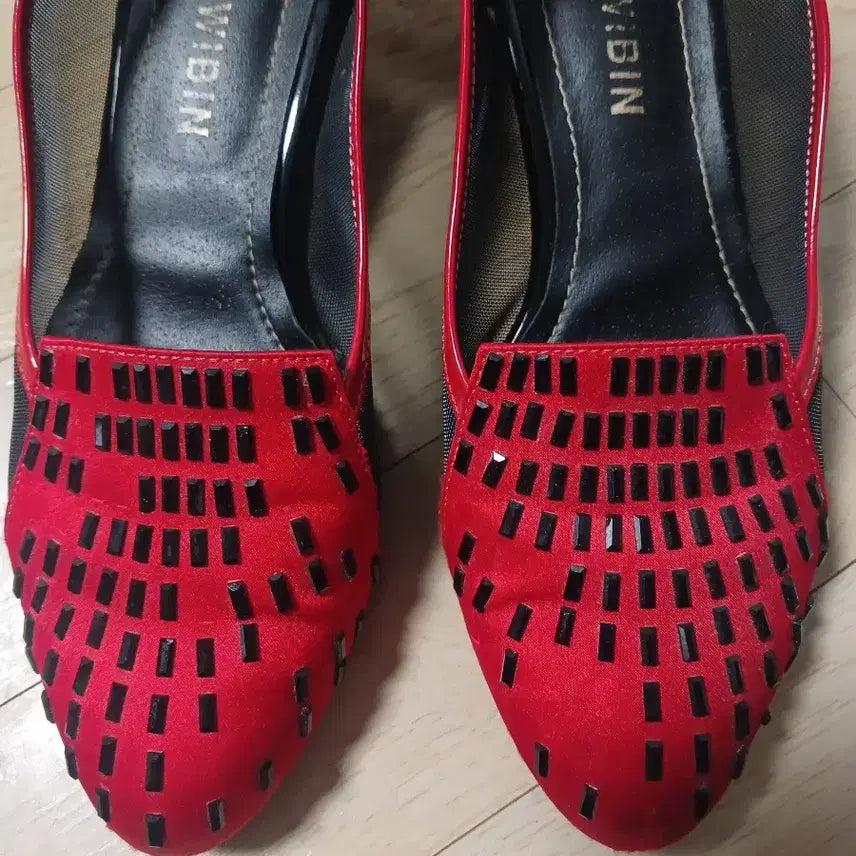 [BUNJANG] GWIBIN Red Studded Heels / GWIBIN&