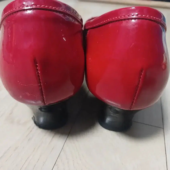 [BUNJANG] GWIBIN Red Studded Heels / GWIBIN&