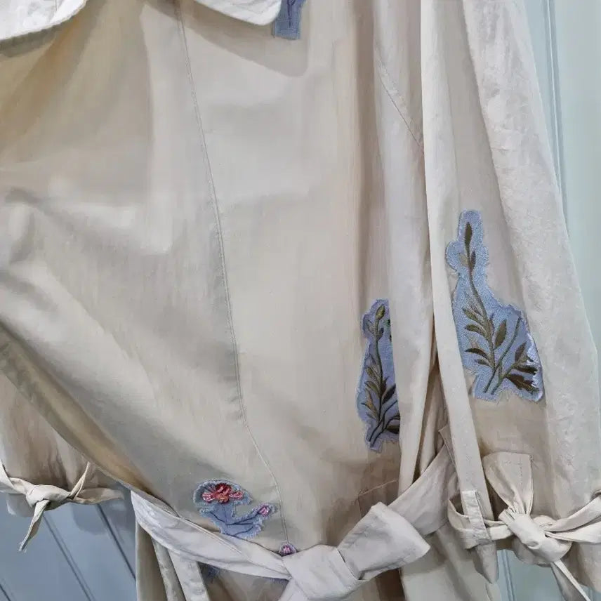 [BUNJANG] SEASON.Y Floral Embroidered Trench Coat / SEASON.Y 꽃 자수 트렌치 코트