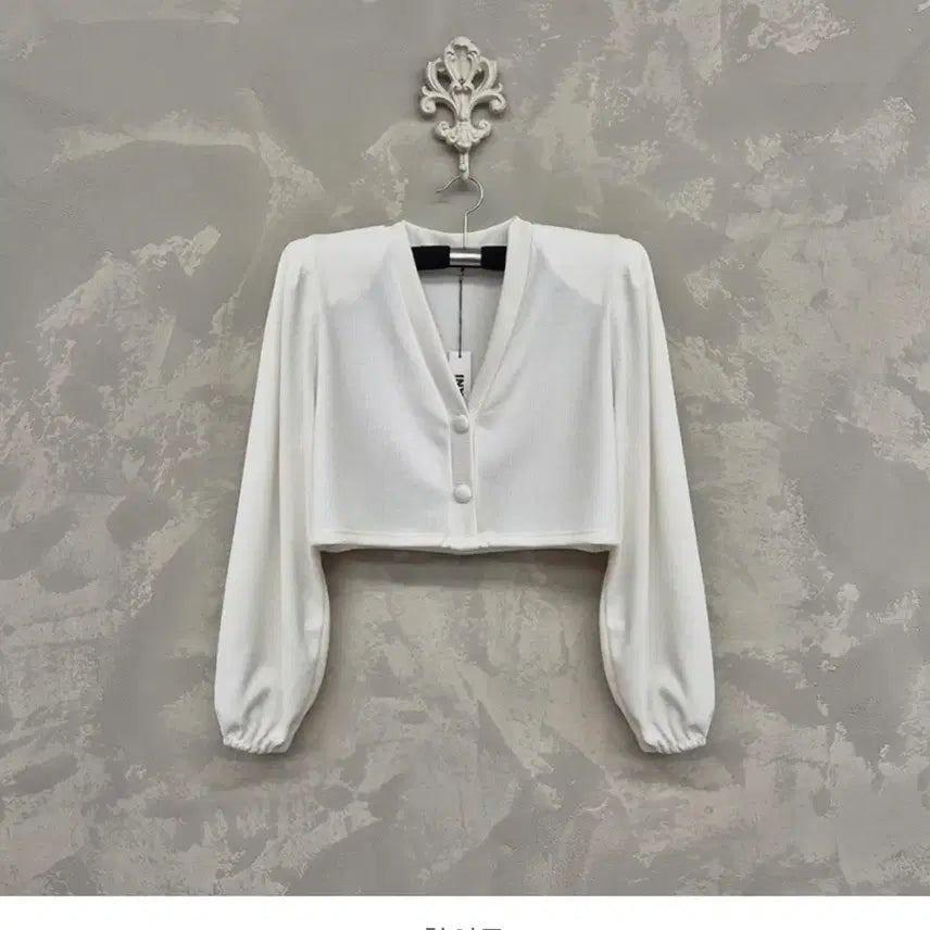 [SOLD OUT] <새상품> 진바니 빼빼 가디건 <화이트>