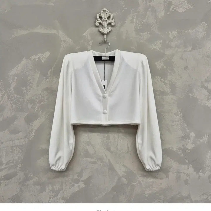 [SOLD OUT] <새상품> 진바니 빼빼 가디건 <화이트>