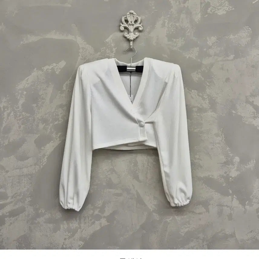 [SOLD OUT] <새상품> 진바니 빼빼 가디건 <화이트>