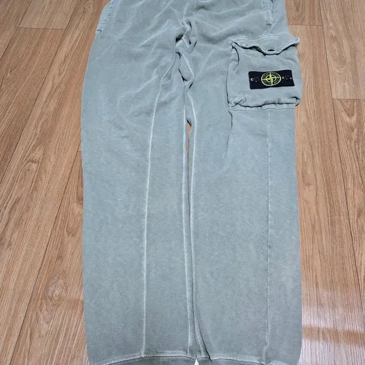 [SOLD OUT] 스톤아일랜드 카고팬츠 32