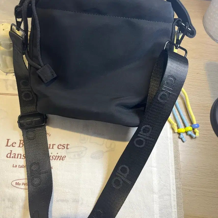 [SOLD OUT] [BUNJANG] ALO Black Bucket Bag Crossbody / 알로 ALO 블랙 버킷백 크로스