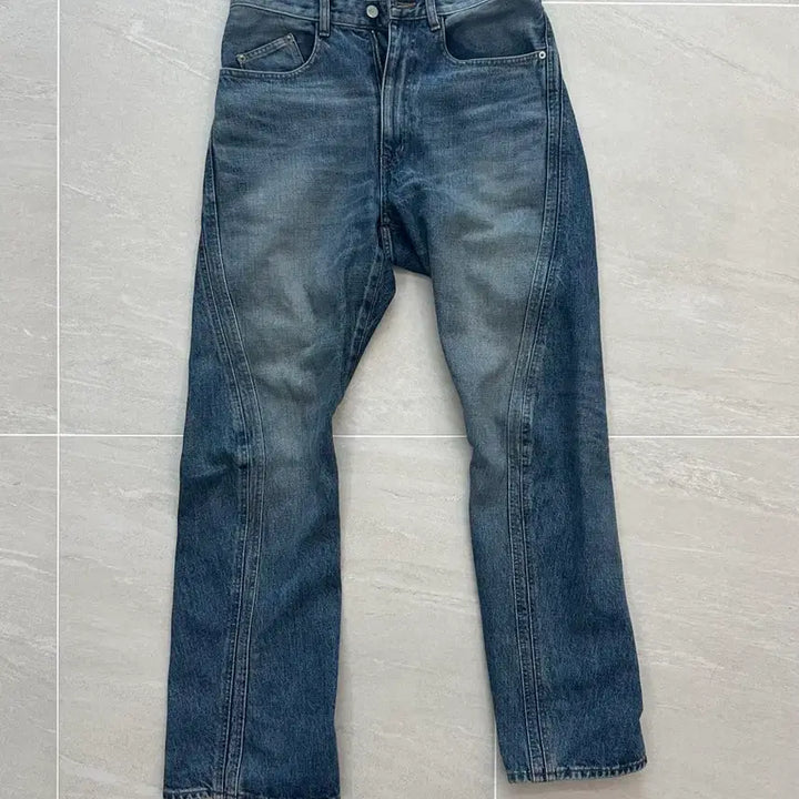 [BUNJANG] NVRFRGT 3D Twist Denim Jeans / NVRFRGT 네버포겟 3d 트위스트 중청 데님 사이즈2