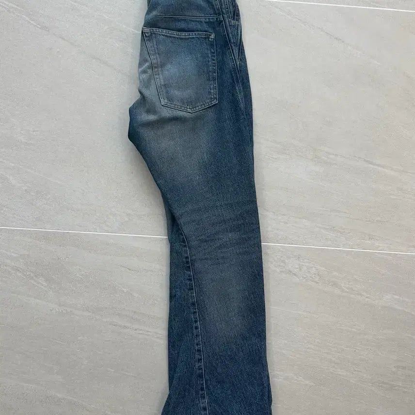 [BUNJANG] NVRFRGT 3D Twist Denim Jeans / NVRFRGT 네버포겟 3d 트위스트 중청 데님 사이즈2
