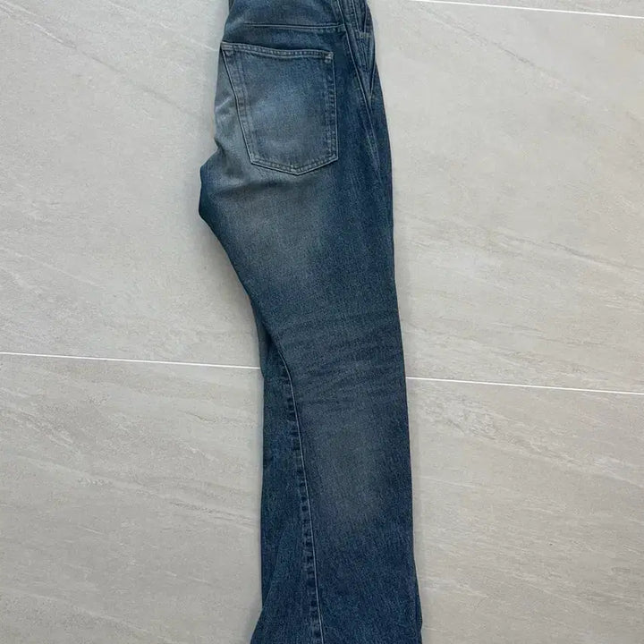 [BUNJANG] NVRFRGT 3D Twist Denim Jeans / NVRFRGT 네버포겟 3d 트위스트 중청 데님 사이즈2