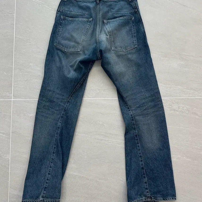 [BUNJANG] NVRFRGT 3D Twist Denim Jeans / NVRFRGT 네버포겟 3d 트위스트 중청 데님 사이즈2