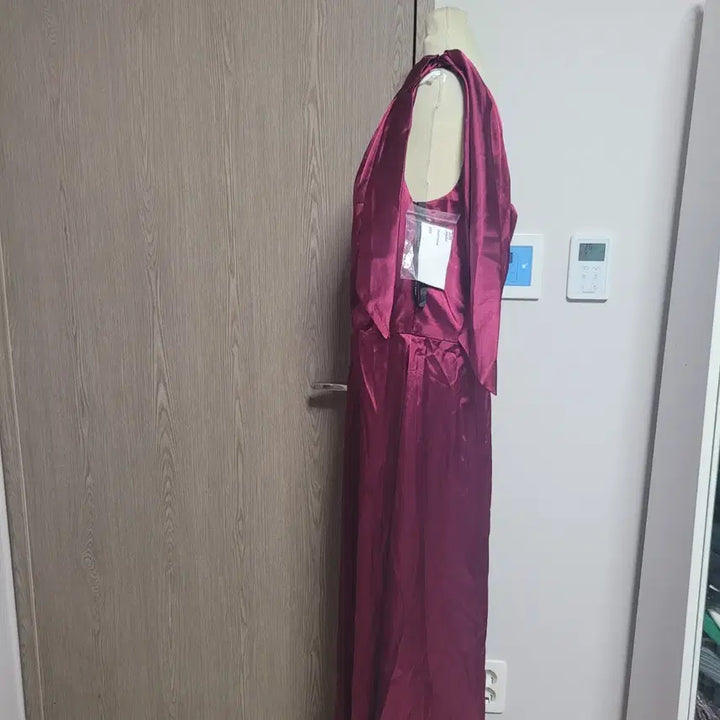 [BUNJANG] DESSY COLLECTION One Shoulder Satin Long Dress / DESSY COLLECTION 원숄더 새틴 롱 드레스 버건디