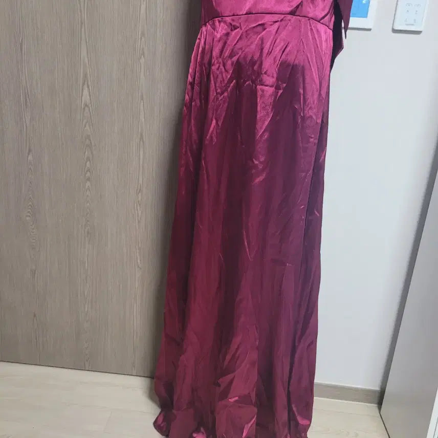 [BUNJANG] DESSY COLLECTION One Shoulder Satin Long Dress / DESSY COLLECTION 원숄더 새틴 롱 드레스 버건디