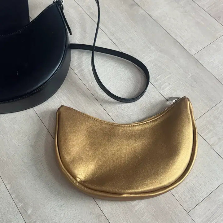 [BUNJANG] Macpie Shoulder Bag / 맥파이 숄더백